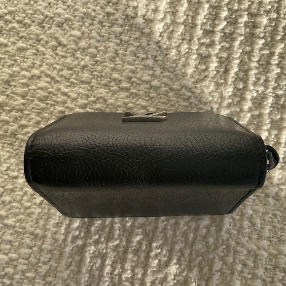 Authentic Louis Vuitton Lockme Zippy Coin Purse Wallet Taurillon Leather Black - Picture 3 of 10